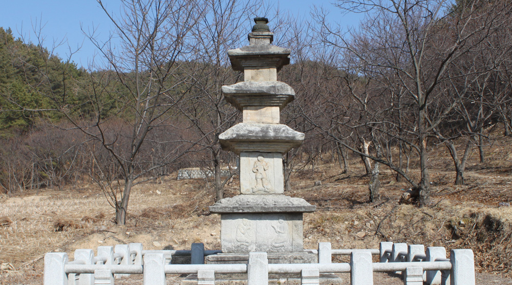 Three Storied Stone Pagoda of Seungansa Temple Site
