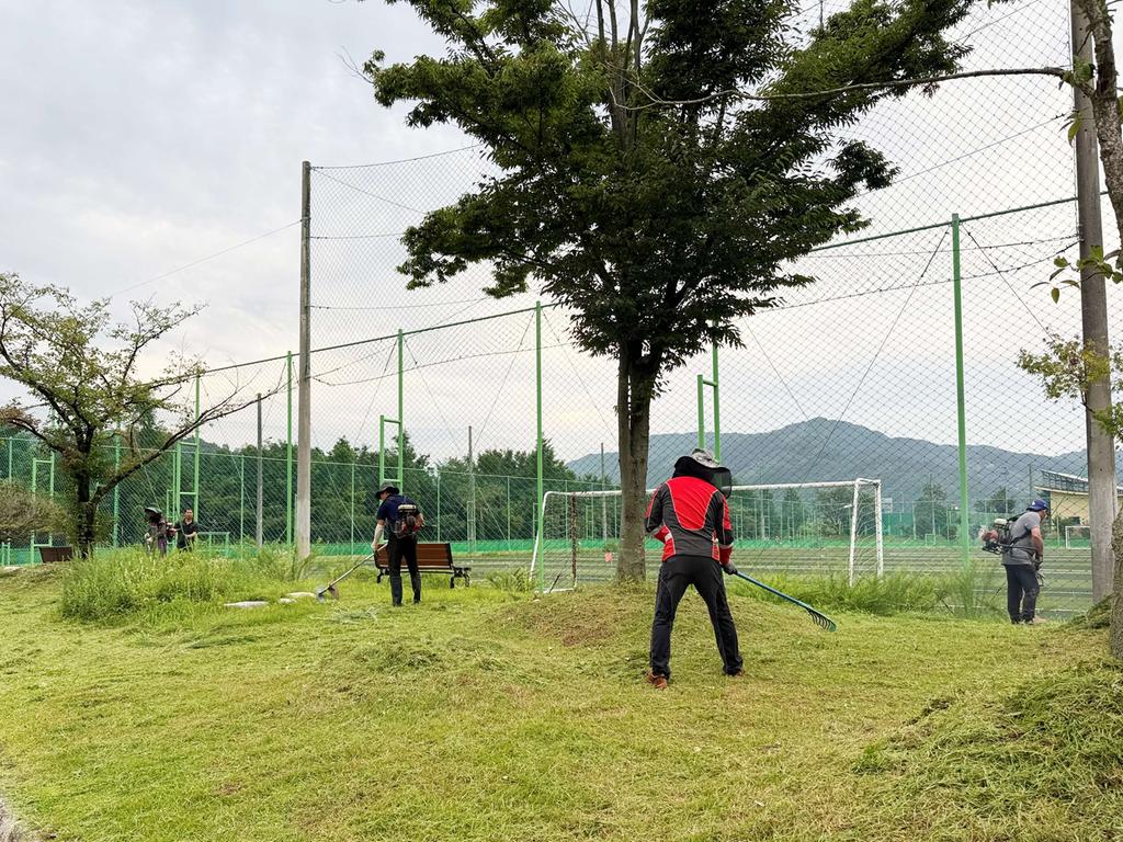 수동면 청년회  풀베기 봉사활동 실시