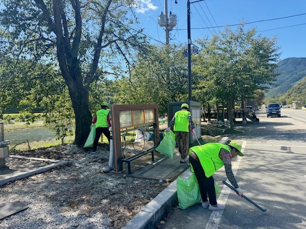 함양 휴천면자연보호협의회 추석맞이 환경정화 활동 실시