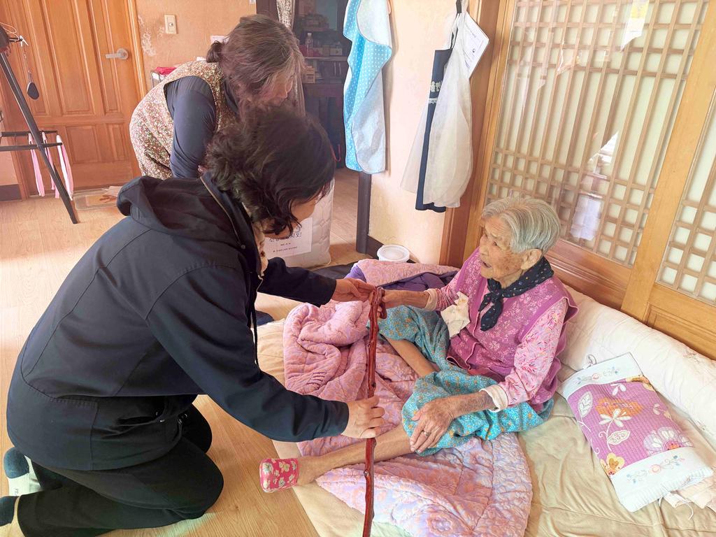 장수어르신 청려장 전달(1) 임OO
